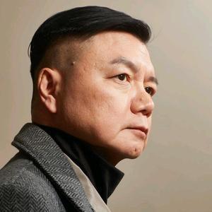 艾威头像
