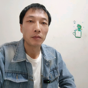 指尖的烟味，瓷砖美缝师头像