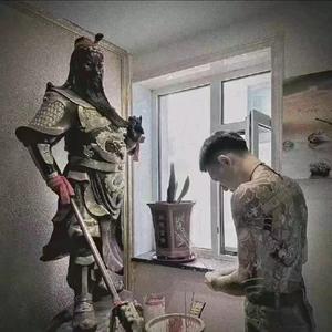爱骑车的小李头像