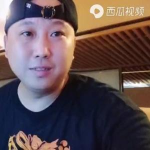 闽南小伟头像