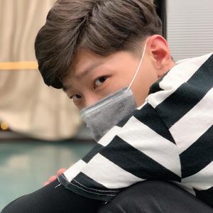梁中中头像