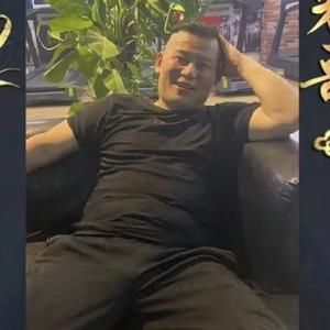 小辫哥哥头像