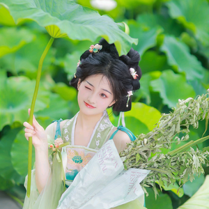 张小彤头像