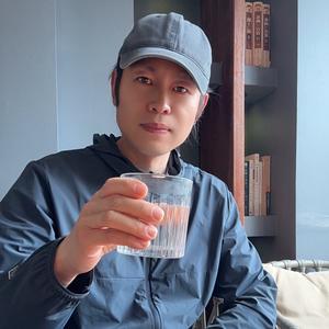張羅宗头像