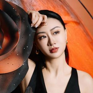 刘女士向前跑头像